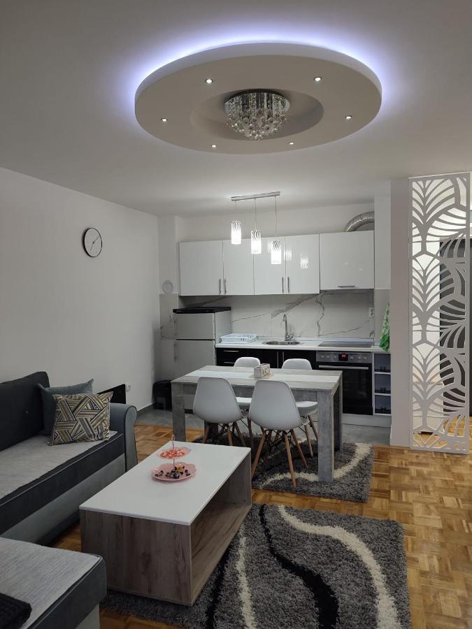 Appartement Stan Na Dan Elena à Lukavica Extérieur photo